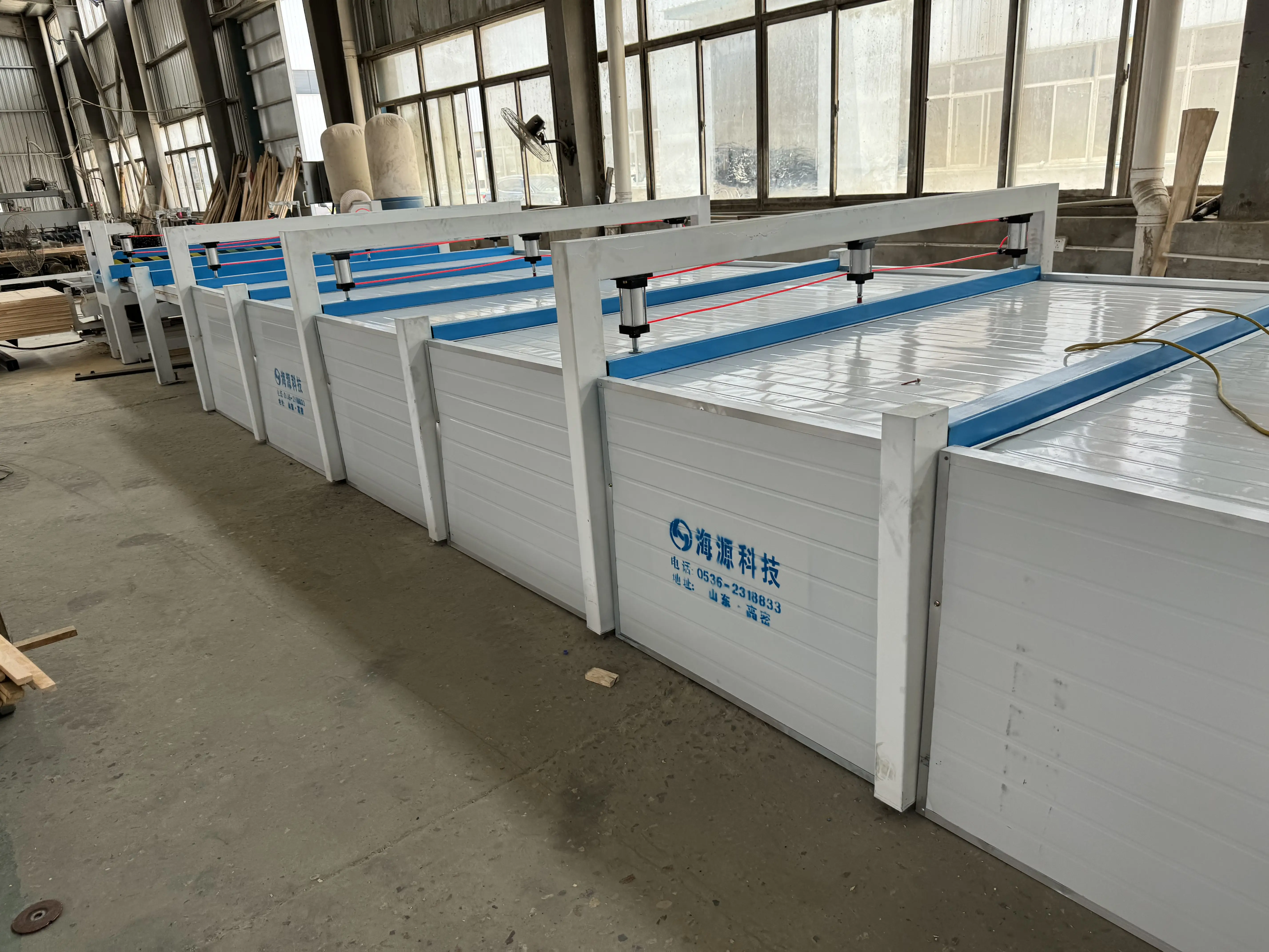 指接拼板機(jī)：木工自動拼板機(jī) 提升木材利用率的木工利器